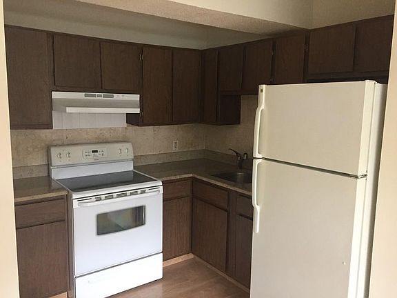 2nd image of 213 Rock St APT K4