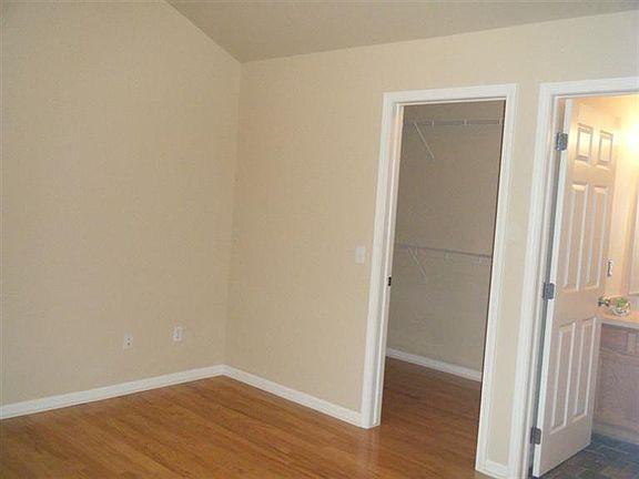 4th image of 23450 Williamsburg Cir