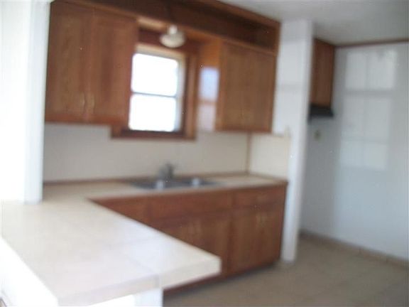 5th image of 901 S Abilene Ave