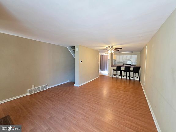 3rd image of 4037 Baltimore Ave