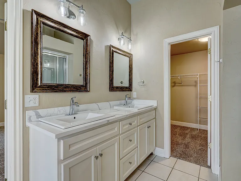 2104 Del Simmons Dr — Photo 46