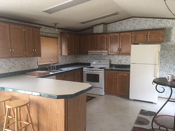 4th image of 605 Helena St #617
