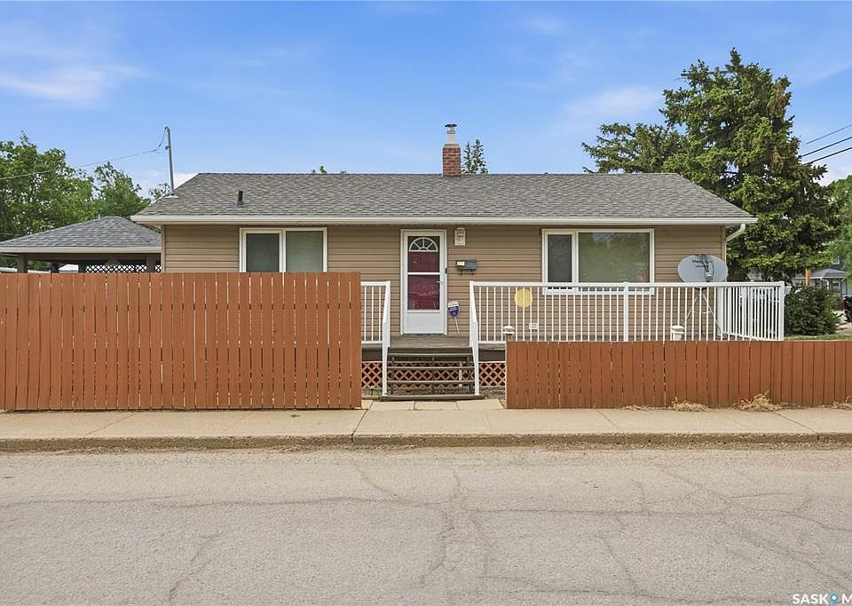 1st image of 1086 9th AVENUE SW
