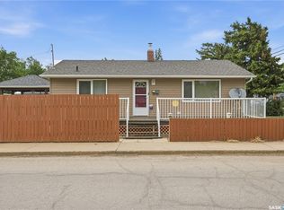 1086 9th AVENUE SW, Moose Jaw, SK S6H 5X5