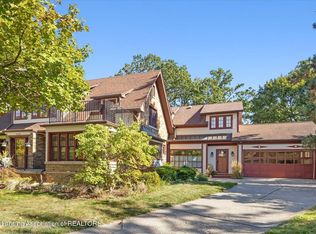 1046 Cresenwood Rd, East Lansing, MI 48823