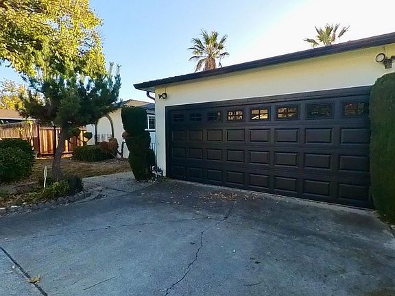 3rd image of 253 Spring Valley Ln