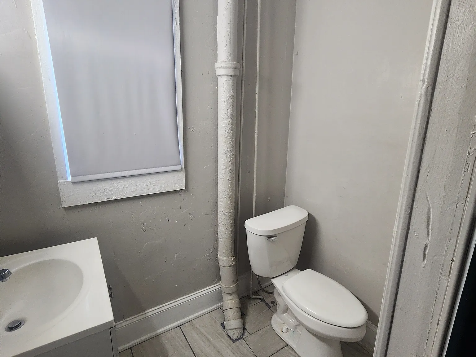 4 bed, 990 sqft, $1,195 — Photo 2