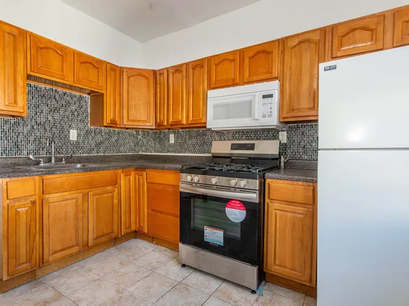 46 Spruce Street image 4 of 28