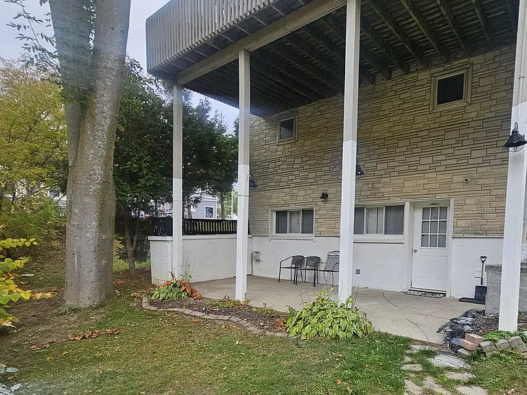 Clark St — Photo 4