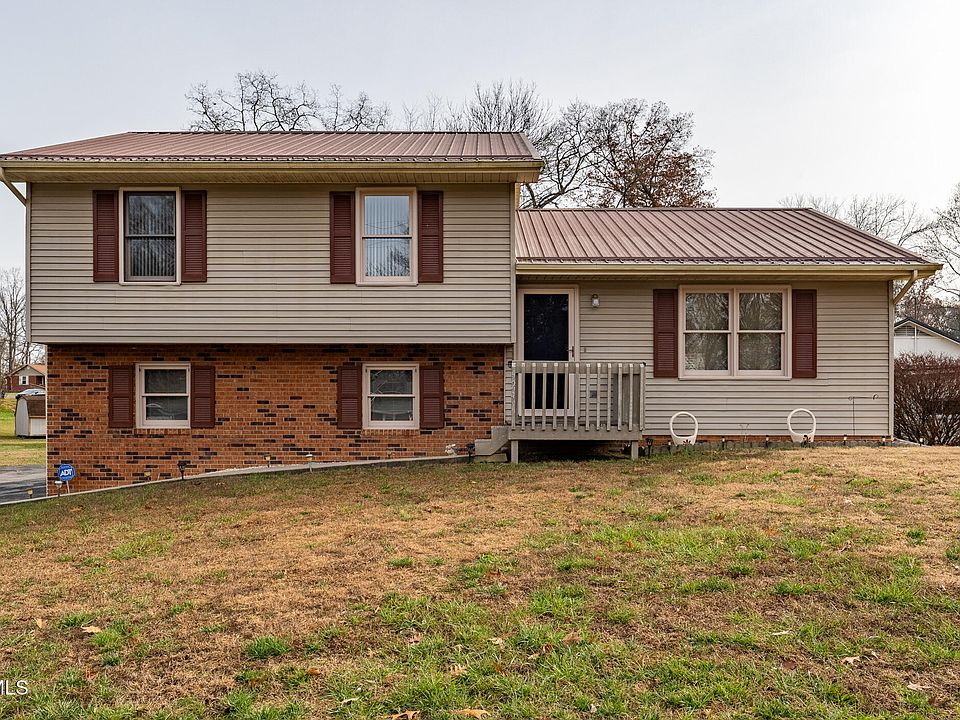 1st image of 524 Bays Cove Cir