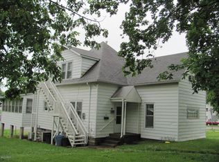 511 W College St, Carbondale, IL 62901