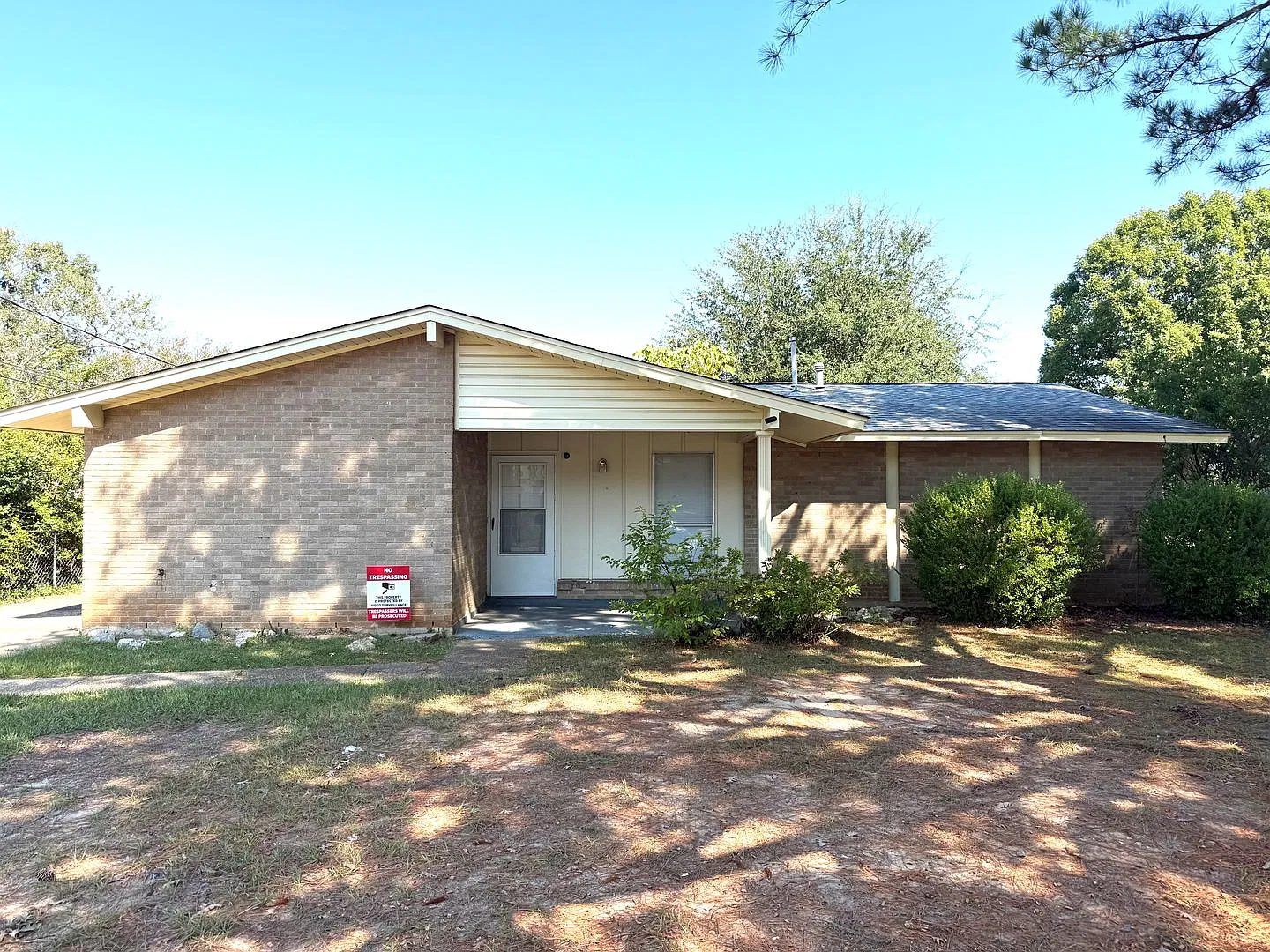 3 bed, 2.0 bath, 1282 sqft, $1,125 — Photo 1