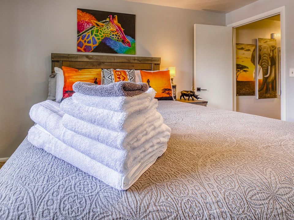 TWIGA ROOM