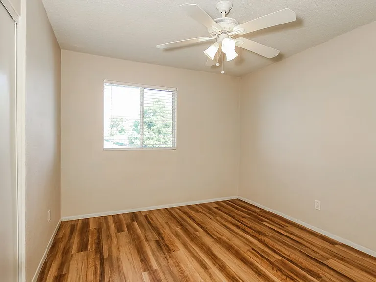 8037 E Oak St — Photo 12