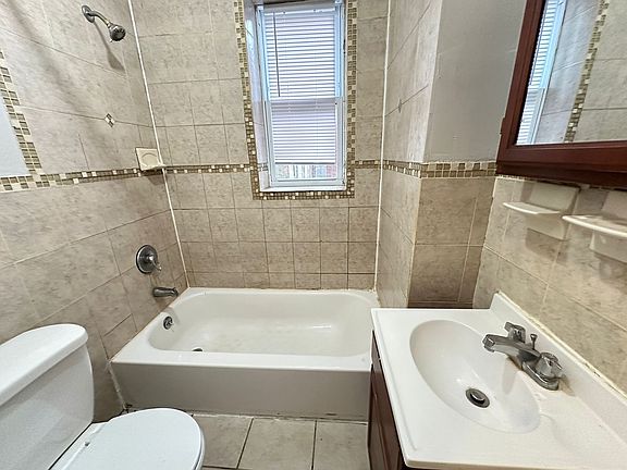 3rd image of 384 Baldwin Ave #10E