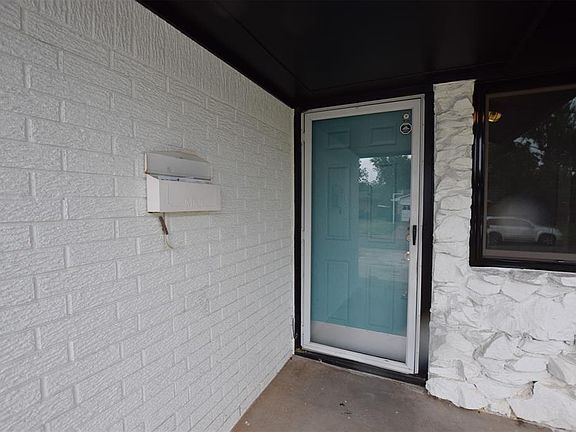 4th image of 912 Flamingo Ave