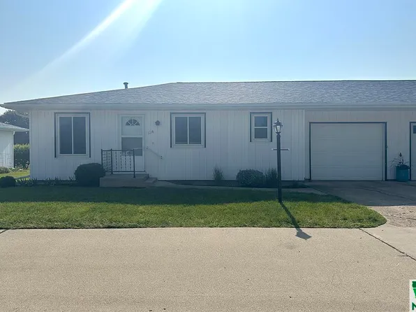 1114 1st Ave SE, Sioux Center, IA 51250