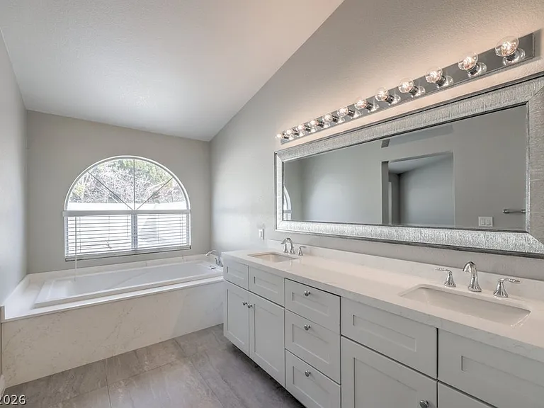 10024 Sail Landing Ct — Photo 26