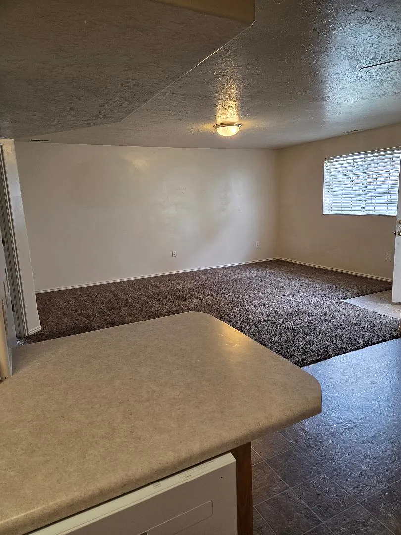 3 bed, 985 sqft, $1,395 — Photo 3