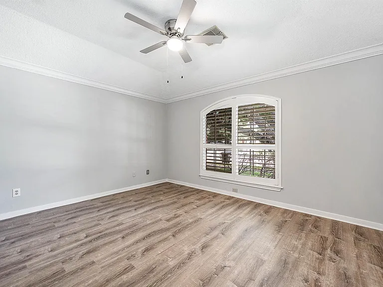 5922 James Pl — Photo 16