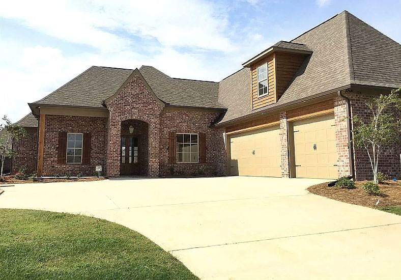 1st image of 150 Belle Terre Dr