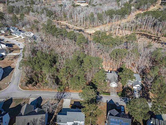 4th image of 220 Waterville Dr