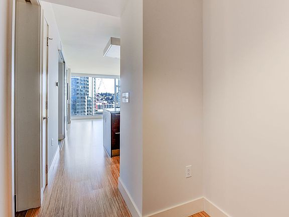 2nd image of 820 Blanchard St Unit 1502