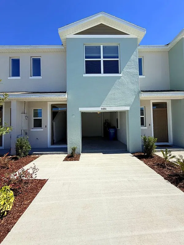 3 bed, 2.5 bath, 1464 sqft, $2,350 — Photo 2