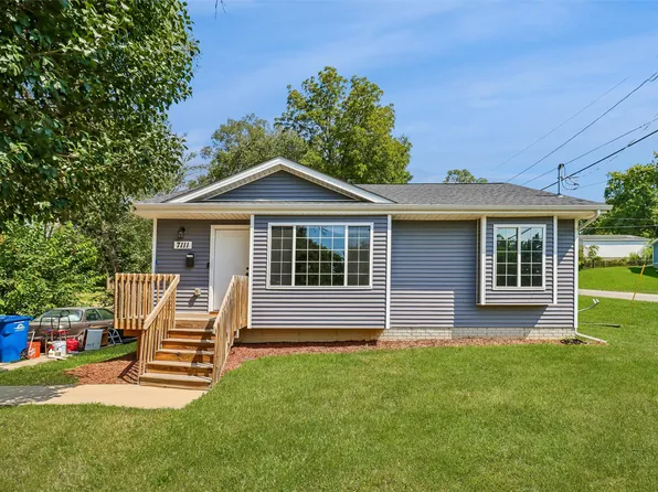 7111 SW 16th St, Des Moines, IA 50315
