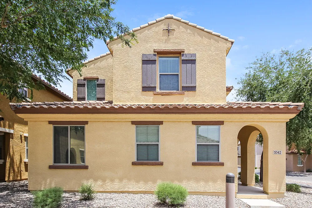 4 bed, 2.5 bath, 2297 sqft, $2,875 — Photo 1