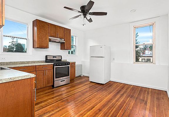 3rd image of 5-31 50th Ave #2