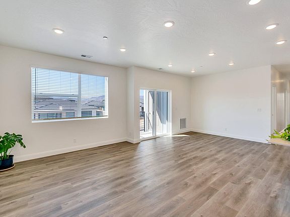 2nd image of 5801 S Garnet Dr #8202
