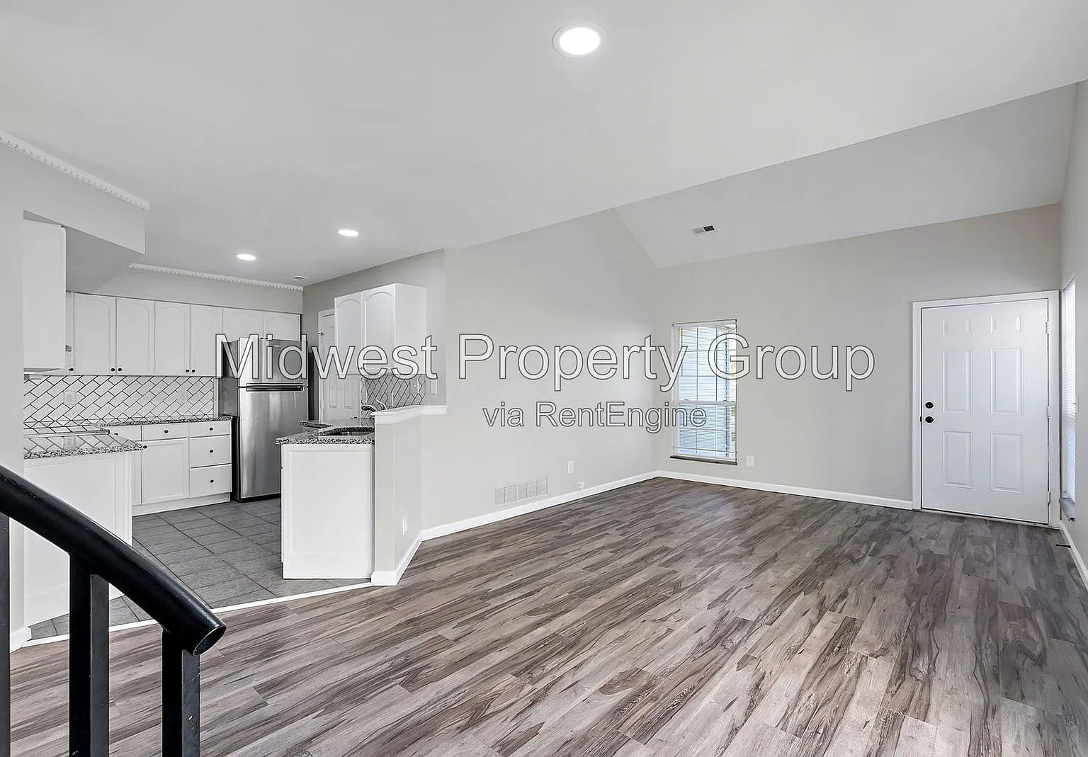 3 bed, 2.0 bath, 1013 sqft, $1,545 — Photo 1