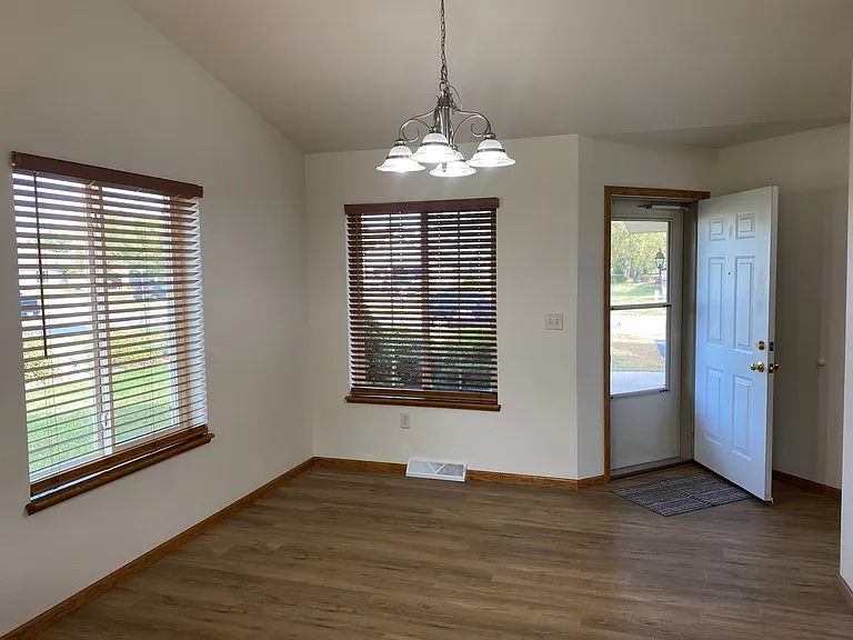 7311 Ryan Amy Dr — Photo 6