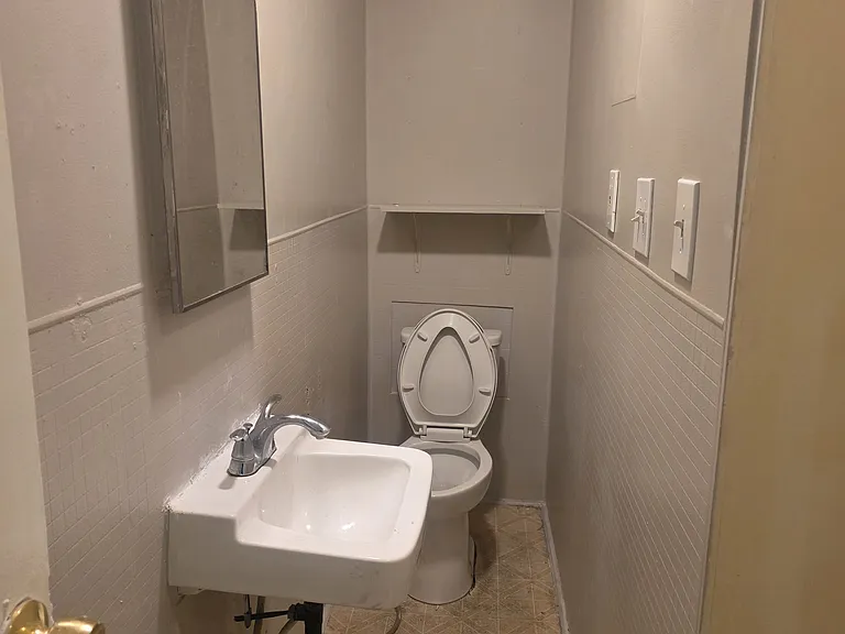 14302 Michigan Ave #1 — Photo 10