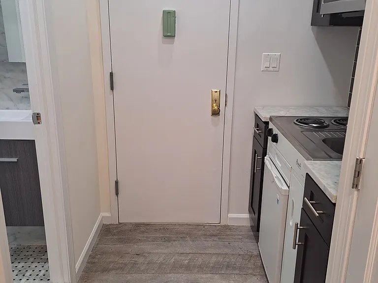 216 W 100th St #515 — Photo 11