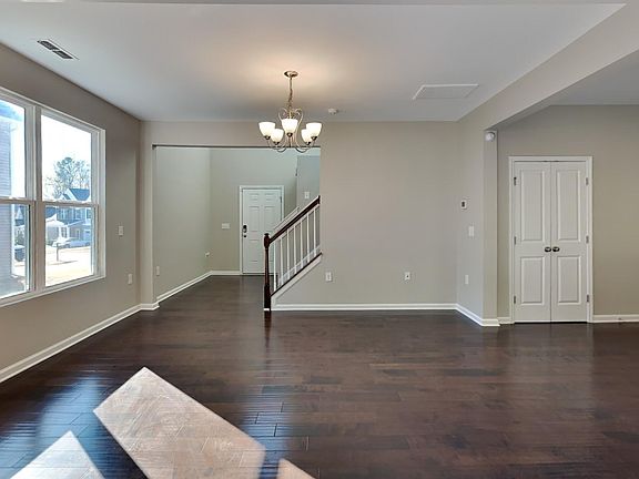 2nd image of 1909 Nellora Ln