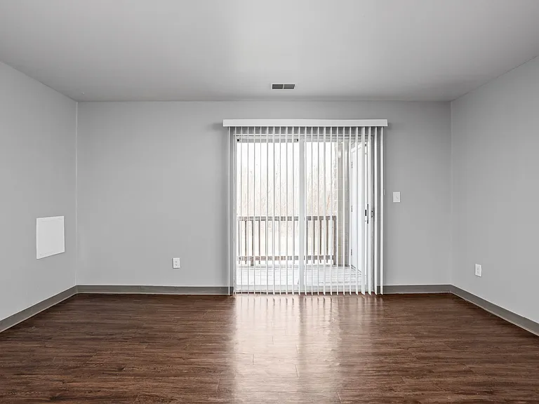 Hilltop Ridge Apartments — Photo 8