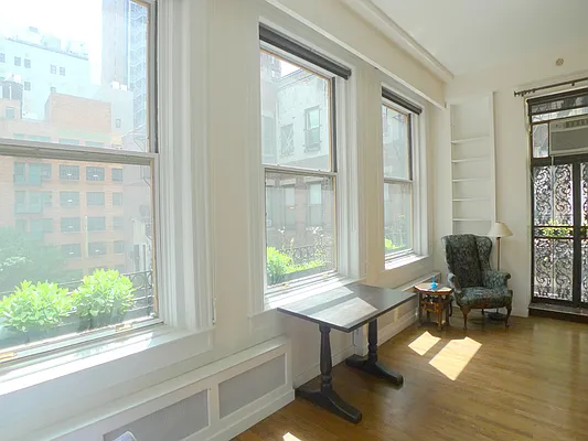 Sold by Sotheby's International Realty | media 2