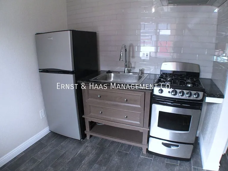 1125 Saint Marys Ct #1A — Photo 5