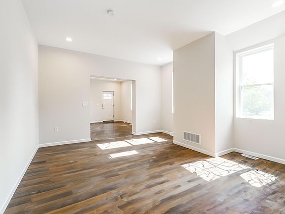 4th image of 633 S Champion Ave #633