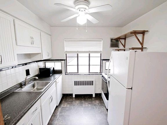 4th image of 950 Ellison Ave APT 2