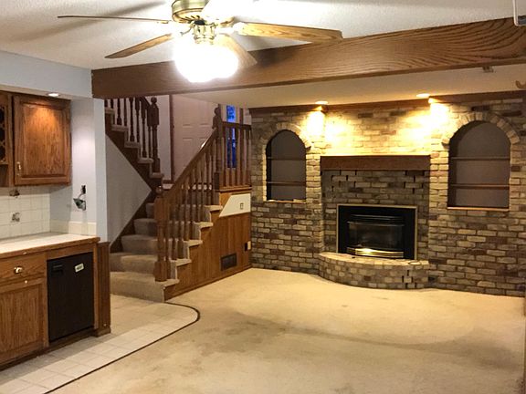 2nd image of 2333 Amberwood Dr