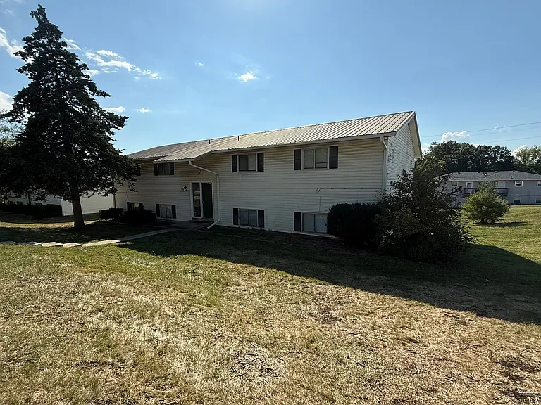 7305 N Moberly Dr #B — Photo 1