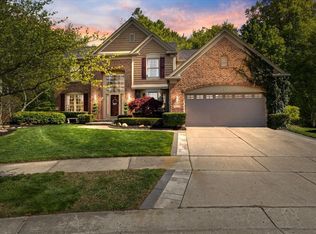 25690 Groveland, Novi, MI 48374