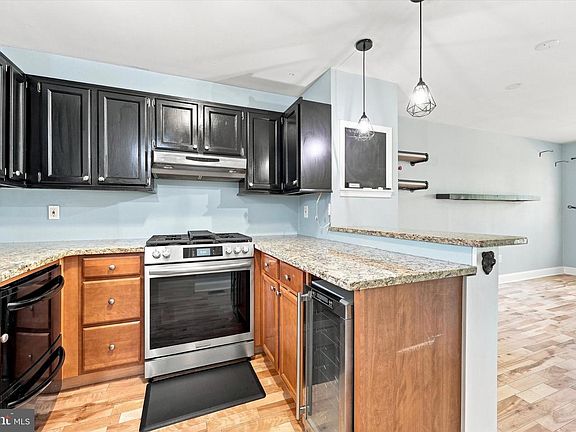 2nd image of 372 Scola Rd