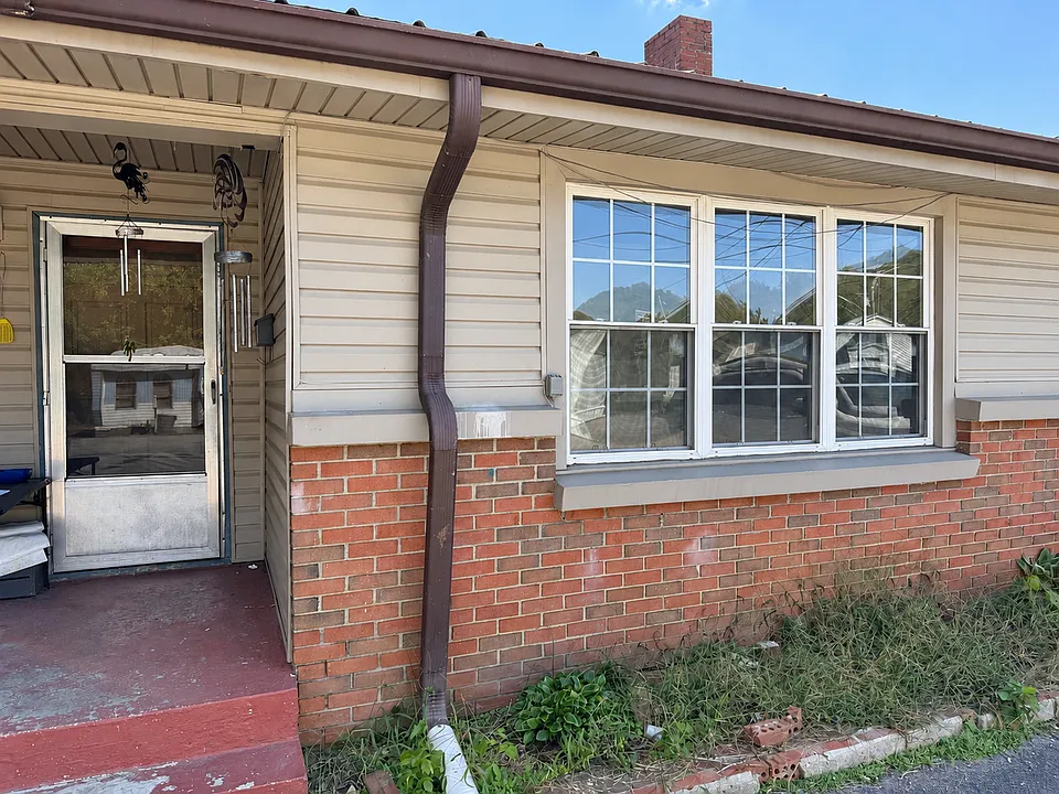 125 Bartlett St
