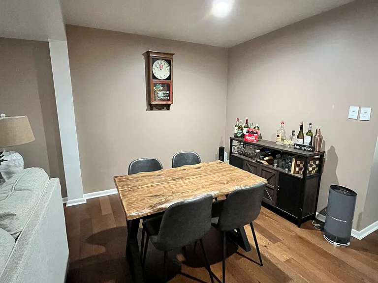 121 Garrison Ct — Photo 4