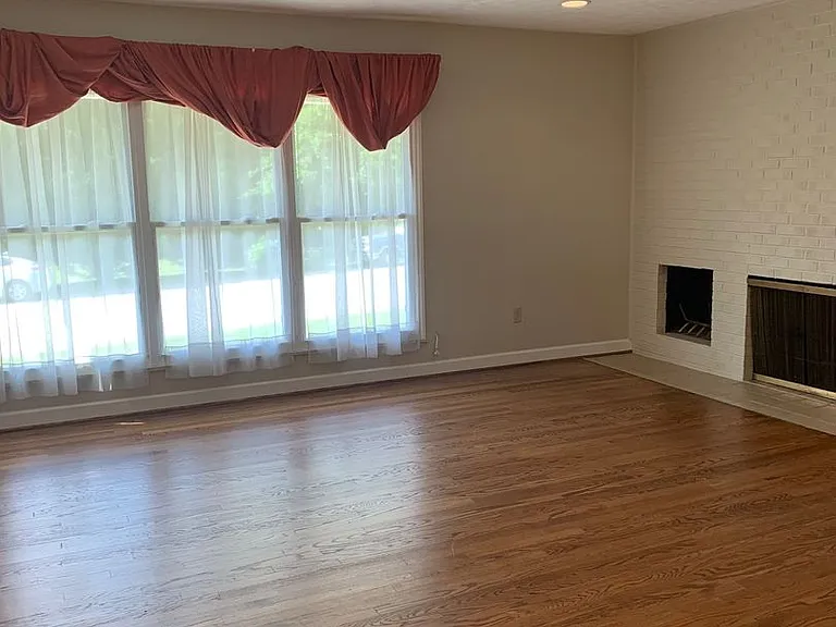 924 McBryde Ln — Photo 23