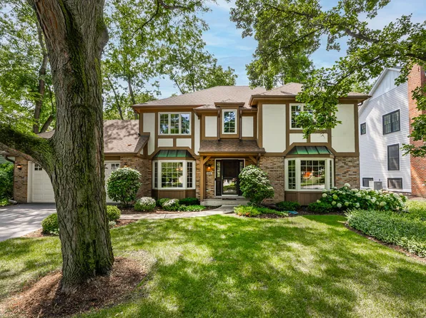 1310 Champion Forest Ct, Wheaton, IL 60187